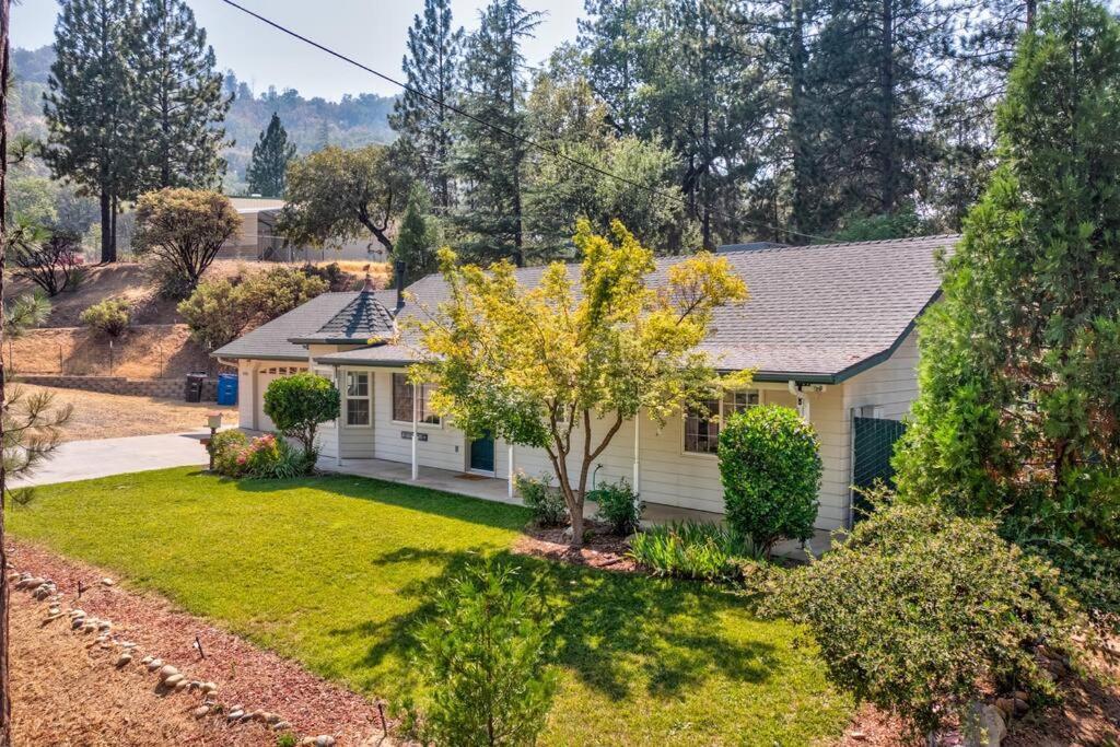Acorn House - Charming House In Green Heaven With Pool Table With Lovely Backyard Oakhurst Exteriér fotografie