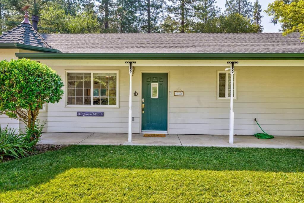 Acorn House - Charming House In Green Heaven With Pool Table With Lovely Backyard Oakhurst Exteriér fotografie