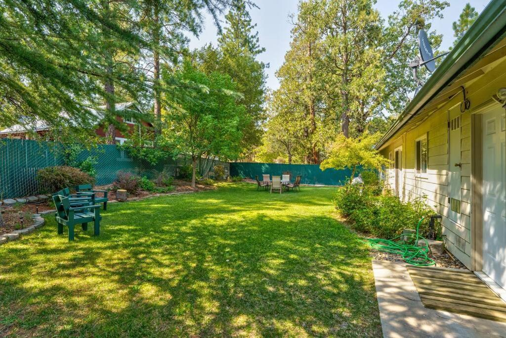 Acorn House - Charming House In Green Heaven With Pool Table With Lovely Backyard Oakhurst Exteriér fotografie