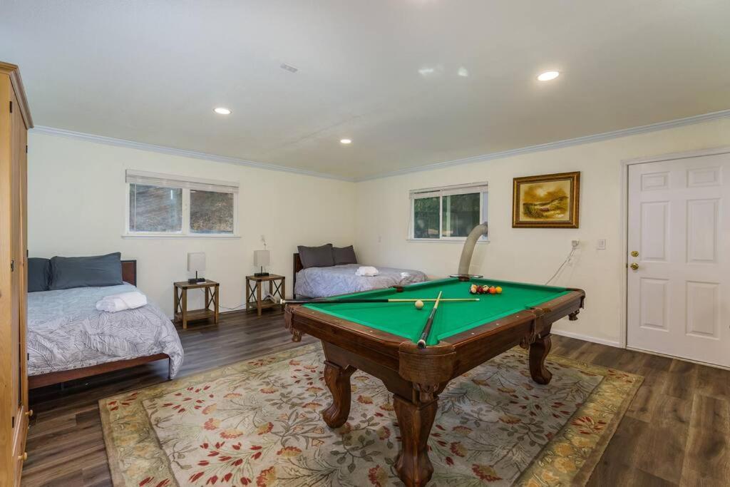 Acorn House - Charming House In Green Heaven With Pool Table With Lovely Backyard Oakhurst Exteriér fotografie