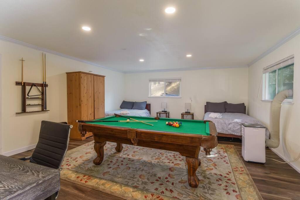 Acorn House - Charming House In Green Heaven With Pool Table With Lovely Backyard Oakhurst Exteriér fotografie