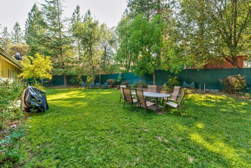 Acorn House - Charming House In Green Heaven With Pool Table With Lovely Backyard Oakhurst Exteriér fotografie